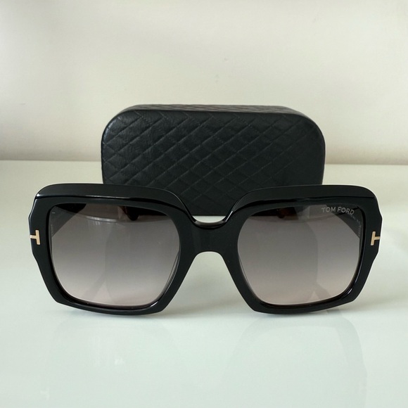 NEW!!! Tom Ford Kaya TF1082 01B women sunglasses Authentic - Picture 1 of 7
